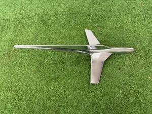 lot 25 image: Hood Ornament