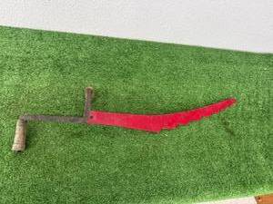 lot 26 image: Hay Knife