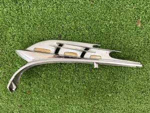 lot 28 image: Hood Ornament