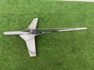 lot 32 image: Hood Ornament