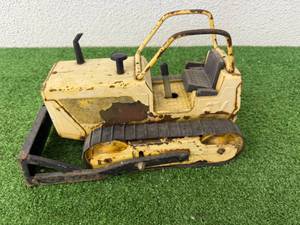 lot 50 image: Nylint Dozer With Tracks