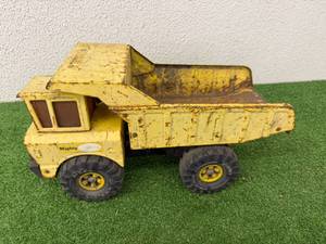 lot 53 image: Tonka Dump Truck