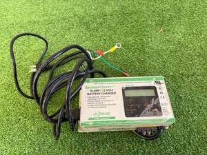 lot 82 image: Basement Sentry 10 Amp 12 Volt Battery Charger