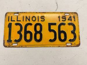 lot 119 image: 1941 Illinois License Plate
