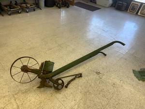 lot 130 image: Antique Garden Planter