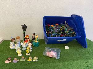 lot 144 image: Tote of Christmas Lights & Figurines