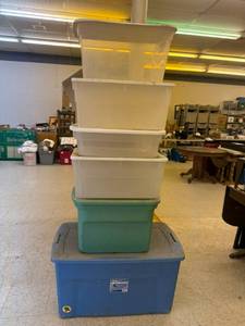 lot 154 image: 6 Totes with Lids