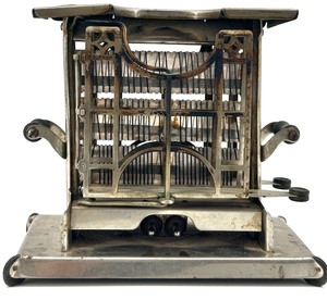 lot 5 image: Vintage Landers Frary & Clark Universal Toaster Model E947