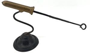lot 20 image: Antique Goffering Iron Stand with Removable Iron Rod