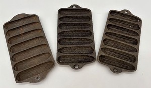 lot 36 image: Set of 3 Vintage Cast Iron Cornbread Baking Pans