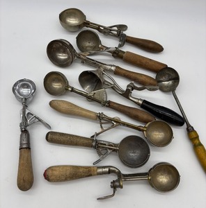 lot 40 image: Collection of 10 Vintage Ice Cream Scoops with Wooden Handles