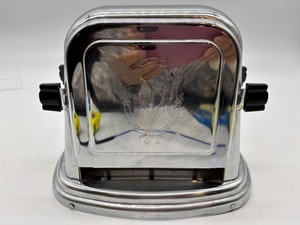 lot 78 image: Vintage Chrome Manual Toaster with Engraved Wreath Design