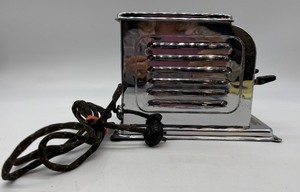 lot 79 image: Vintage Toastmaster Automatic Electric Toaster
