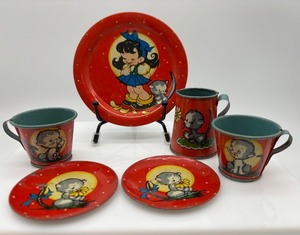 lot 100 image: Vintage Childrens Tin Tea Set with Kitty Design - 6 Piece Set
