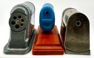 lot 149 image: Set of 3 Vintage Boston Ranger and Bulldog Pencil Sharpeners