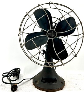 lot 184 image: Vintage Emerson Electric 79646-AP-G Desk Fan