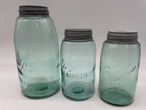 lot 191 image: Set of 3 Vintage Ball Mason Jars