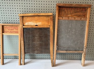lot 212 image: Collection of 3 Vintage Washboards - Victory & Universal Designs