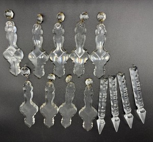 lot 289 image: Set of 10 Vintage Crystal Chandelier Prism Droplets