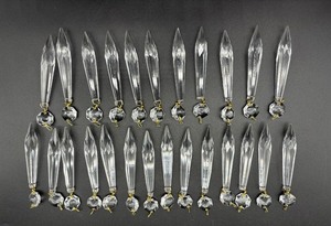 lot 291 image: Set of 25 Crystal Glass Chandelier Prisms with Brass Hooks