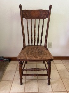 lot 8 image: Vintage Solid Wood Chair