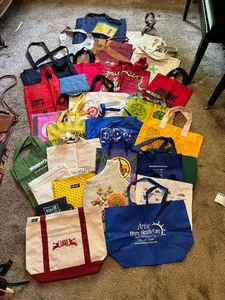 lot 16 image: LARGE Lot of Bags