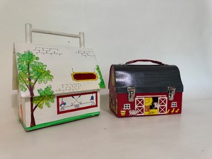 lot 22 image: Vintage Wooden Box Purse & Metal Lunchbox Barn
