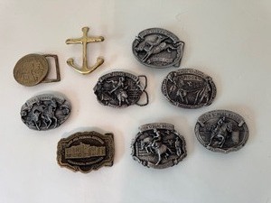 lot 32 image: Large Lot of Belt Buckles