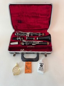 lot 49 image: Selmer Bundy Resonite Clarinet