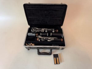 lot 50 image: Vintage Selmer Signet Clarinet