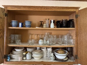 lot 96 image: WHOLE CUPBOARD of Glassware