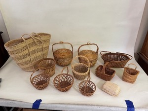lot 106 image: Lot of Baskets