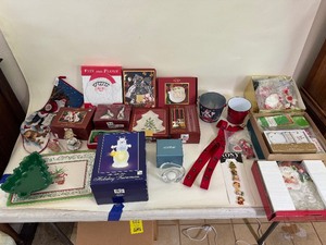 lot 107 image: Huge Christmas Lot