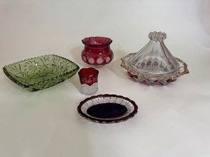 lot 72 image: Vintage Colored Glass Items