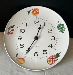 lot 36 image: Vintage General Electric Wall Clock