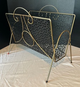 lot 37 image: Mid Century Literature Stand  Magazine Rack