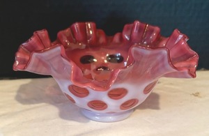 lot 205 image: Vintage Fenton Cranberry Coin Dot Ruffled Bowl