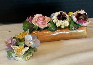 lot 233 image: Pretty Porcelain Floral Decor by Denton and More