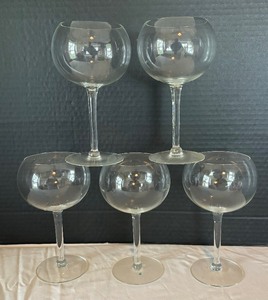lot 104 image: Balloon Stemware