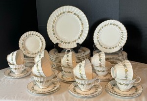 lot 119 image: Vintage Royal Doulton Piedmont China Service for Twelve
