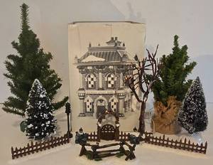 lot 160 image: Heritage Village Holiday Building & Decorative Options