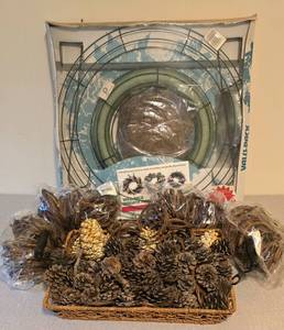 lot 254 image: New Wreath Making Kit  Vine Chain Garland & Pine Cone Variety