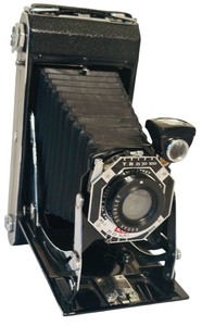 lot 190 image: Vintage Kodak Six-16 Camera
