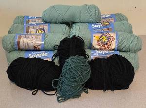 lot 326 image: Leeward Yarn & More