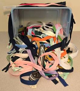 lot 330 image: Huge Selection of New Loose Zippers