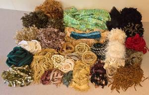 lot 362 image: Fringes & Braids Galore