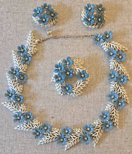 lot 10A image: Rare 1958 Crown Trifari Jewelry Set  Vintage Crown Trifari Flowering Fern Set