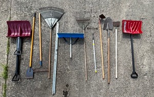 lot 275 image: Selection of Long Handled Tools