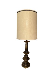 lot 164 image: Large Vintage Stiffel Style Brass Table Lamp