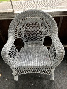 lot 349 image: Vintage Adirondack Style White Wicker Armchair